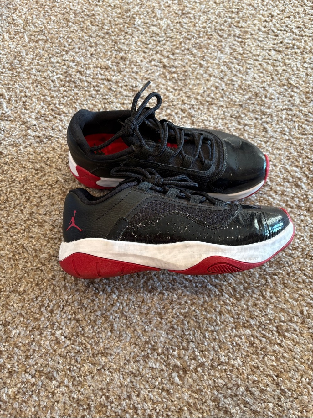 Jordan Comfort CMFT 11 Low Sneakers - Black/White/Gym Red